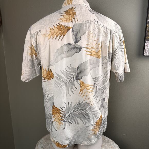 Tommy Bahama Men M Silk shirt button Short sleeve Jacquard Tropical Print - Picture 7 of 15